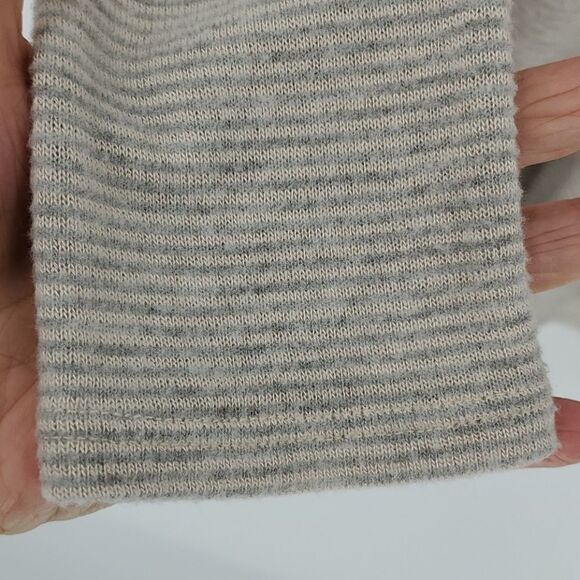 Green Envelope tunic, small. Gray pin striped.  Comfortable. - Picture 3 of 7